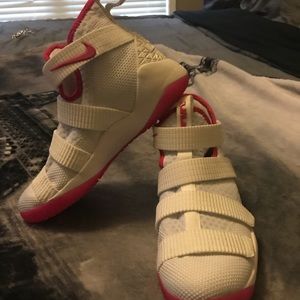 Lebron Soliders pink and white (breast cancer)